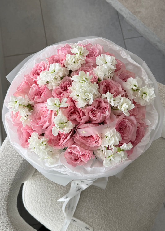 Duo-Bouquet of Stock and Perfumed Roses «Rose Milk»