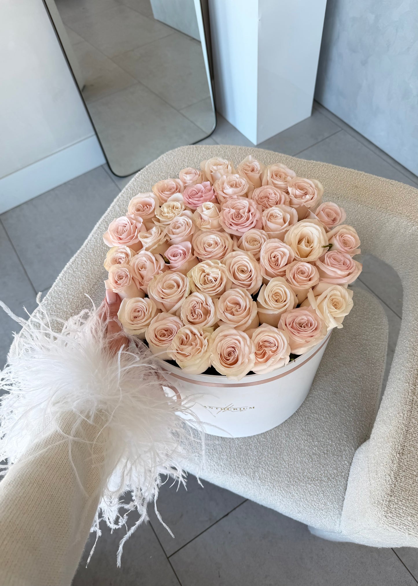 Rose Box "Angel's Cheeks"