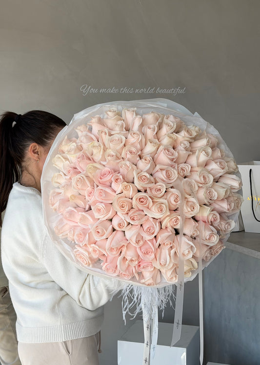 Mono-Bouquet of Roses “Poma Rosa”