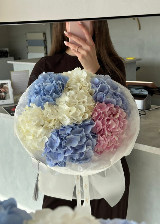 Mono Bouquet of Dutch Hydrangeas
